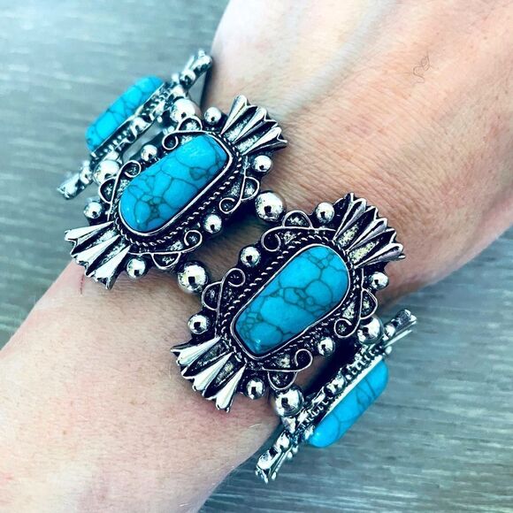 NWT Turquoise Silver Statement Bracelet - Picture 1 of 4